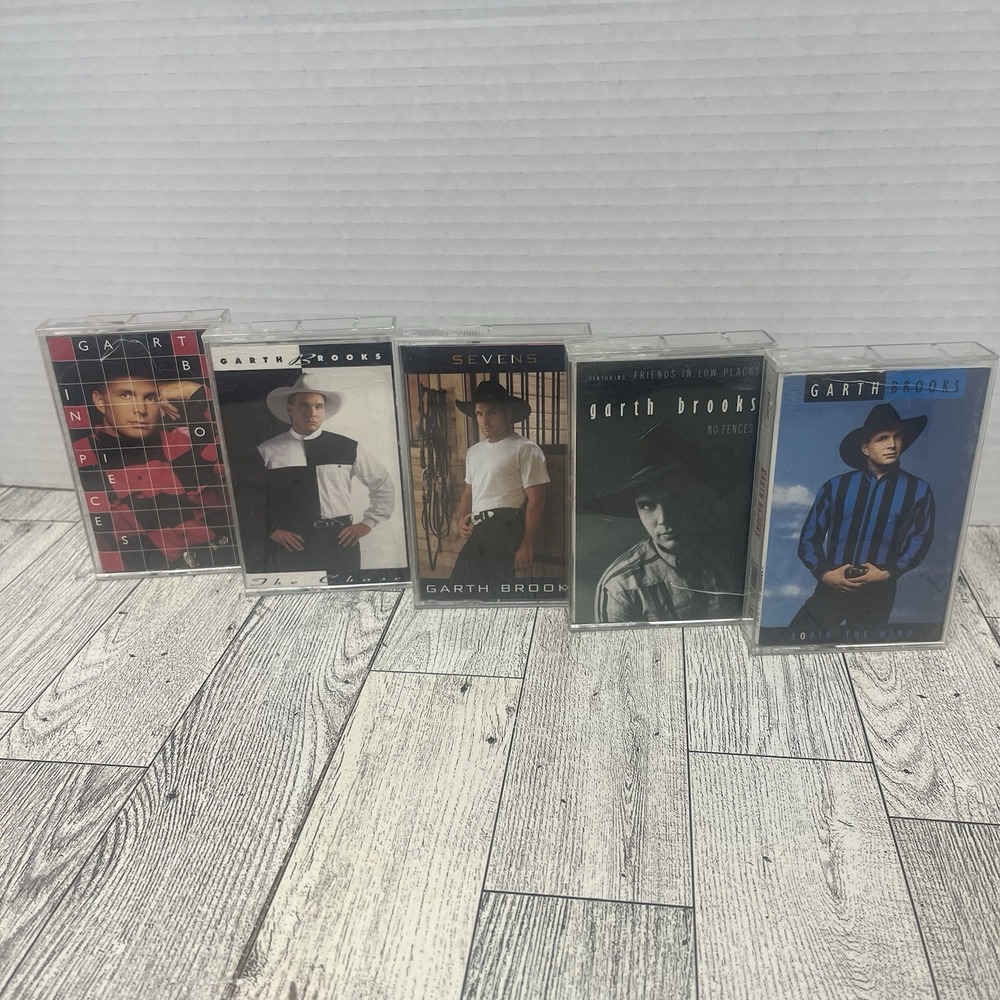 Garth Brooks Cassette Tape‎ Lot of 5 - No Fences Ropin The Wind The Chase Sevens